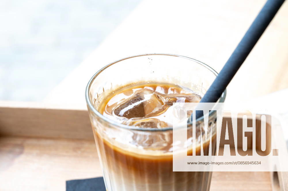 IMAGO Creative, Food, Trend, Iced Coffee Close-up of an iced latte served with a drinking straw. Tienen, Belgium 16 MAY 2026 Photo Werner Lerooy.