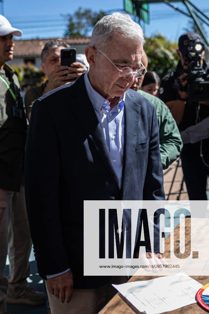 Colombian presidential elections RIONEGRO, COLOMBIA - MAY 31: Former Colombian President (2002-2010), Alvaro Uribe, arrives to vote at a polling station accompanied by Colombian presidential candidate Paloma Valencia (not seen), of the Democratic Center party, during the presidential elections in Rionegro, Colombia, on May 31, 2026. Lucas Aguayo Araos Anadolu Rionegro Colombia. Editorial use only. Please get in touch for any other usage.