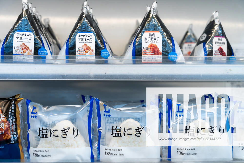 IMAGO Creative, Food, Japan, Onigiri Osaka, Japan May 28, 2026: Packaged onigiri and rice balls are on display in the refrigerated section of a Japanese convenience store. These stuffed rice snacks are among the most popular quick meals in everyday life in Japan