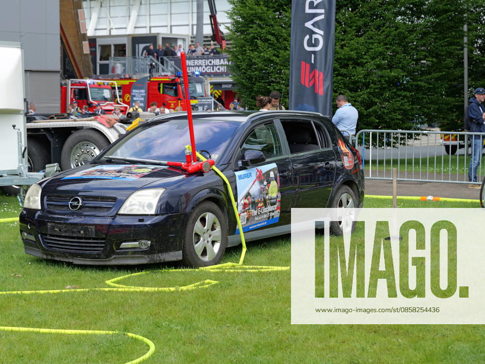 Interschutz 2026 in Hanover Extinguishing training at the S Gard Safety Tour with an extinguishing lance from Murer
