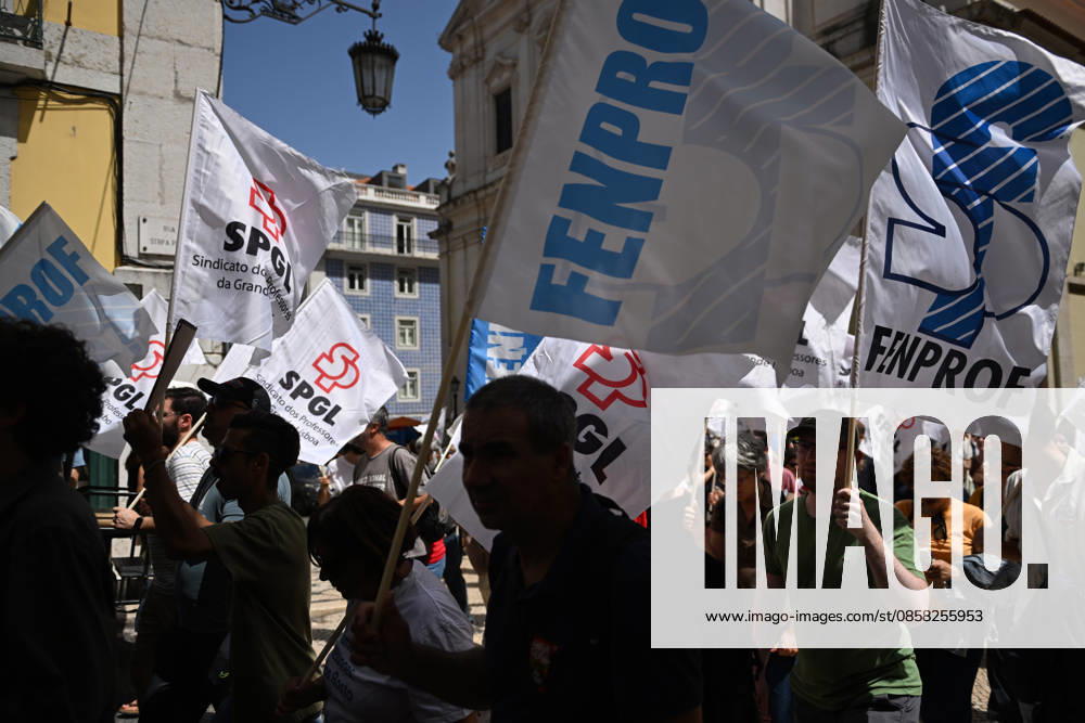 Nationwide Strike For Workers Lisbon LISBON, PORTUGAL - JUNE 03: Protesters hold a banner and wave red trade union flags as they line the streets during a national mobilization in Lisbon, Portugal on June 03, 2026. The demonstration, organized under the National Fight Day motto, demands increased wages, guaranteed labor rights, and measures against the rising cost of living, while advocating for the right to health and housing. Zed Jameson Anadolu Lisbon Portugal. Editorial use only. Please get in touch for any other usage.