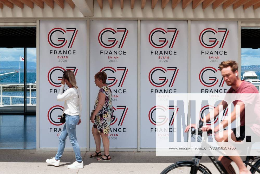 PREPARATIVES G7 PHOTOPQR LE DAUPHINE Grégory YETCHMENIZA Évian les Bains 03 06 2026 Evian les Bains Haute Savoie , June 3rd Twelve days before the G7 summit, security measures in the town of Evian les Bains are becoming increasingly visible, as evidenced by the temporary military zone ZMT on the lakefront The Royal Hotel which will host the summit overlooks the town Grégory Yetchmeniza Le Dauphiné Evian, France, june 3rd 2026 Twelve days before the G7 summit, security measures in the town of Evian les Bains are becoming increasingly visible, as evidenced by the temporary military zone ZMT on the lakefront The Royal Hotel, which will host the summit, overlooks the town Évian les Bains Haute Savoie Rhône Alpes France