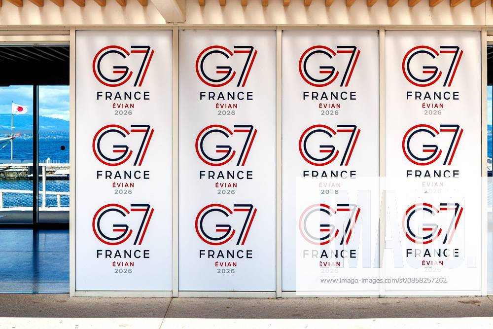 PREPARATIVES G7 PHOTOPQR LE DAUPHINE Grégory YETCHMENIZA Évian les Bains 03 06 2026 Evian les Bains Haute Savoie , June 3rd Twelve days before the G7 summit, security measures in the town of Evian les Bains are becoming increasingly visible, as evidenced by the temporary military zone ZMT on the lakefront The Royal Hotel which will host the summit overlooks the town Grégory Yetchmeniza Le Dauphiné Evian, France, june 3rd 2026 Twelve days before the G7 summit, security measures in the town of Evian les Bains are becoming increasingly visible, as evidenced by the temporary military zone ZMT on the lakefront The Royal Hotel, which will host the summit, overlooks the town Évian les Bains Haute Savoie Rhône Alpes France