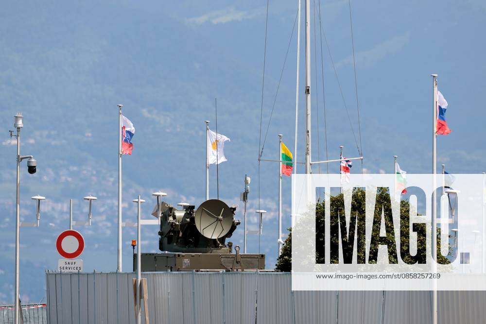 PREPARATIVES G7 PHOTOPQR LE DAUPHINE Grégory YETCHMENIZA Évian les Bains 03 06 2026 Evian les Bains Haute Savoie , June 3rd Twelve days before the G7 summit, security measures in the town of Evian les Bains are becoming increasingly visible, as evidenced by the temporary military zone ZMT on the lakefront The Royal Hotel which will host the summit overlooks the town Grégory Yetchmeniza Le Dauphiné Evian, France, june 3rd 2026 Twelve days before the G7 summit, security measures in the town of Evian les Bains are becoming increasingly visible, as evidenced by the temporary military zone ZMT on the lakefront The Royal Hotel, which will host the summit, overlooks the town Évian les Bains Haute Savoie Rhône Alpes France