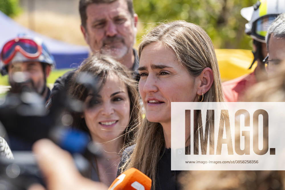 Second day of extinguishing the fire in Los Garres Murcia and has forced preventive evictions The third vice president and Minister for Ecological Transition and Demographic Challenge, Sara Aagesen, attends the media on his visit to the Advanced Command post of the fire in Los Garres, June 2, 2026, in Murcia, Region of Murcia Spain The fire declared yesterday afternoon June 3 in the districts of Los Garres and Lages Murcia caused the activation of the Infomur Plan in emergency phase, A total of 250 troops from the Region of Murcia are working in the area, along with local and state resources Units of the Third Intervention Battalion of the Military Emergency Unit UME have gone from their base in Bétera Valencia to help in the fight against
