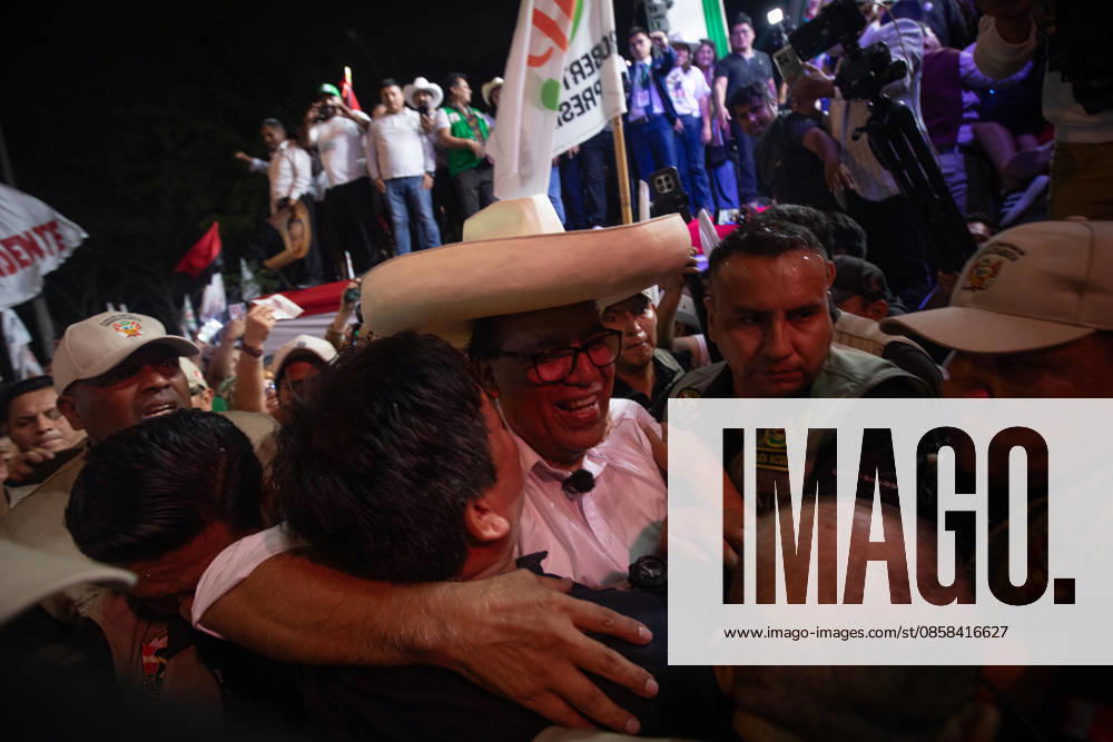 Peru Presidential Elections 2026 LIMA, PERU - JUNE 04: Roberto Sanchez, presidential candidate for Peru from the political party Together for Peru, holds his final campaign closing rally with his supporters at Campo de Marte in Lima, Peru on June 04, 2026. Jorge Cerdan Anadolu Lima Peru. Editorial use only. Please get in touch for any other usage.