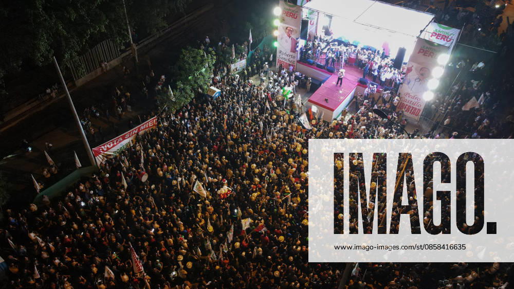 Peru Presidential Elections 2026 LIMA, PERU - JUNE 04: Roberto Sanchez, presidential candidate for Peru from the political party Together for Peru, holds his final campaign closing rally with his supporters at Campo de Marte in Lima, Peru on June 04, 2026. Jorge Cerdan Anadolu Lima Peru. Editorial use only. Please get in touch for any other usage.
