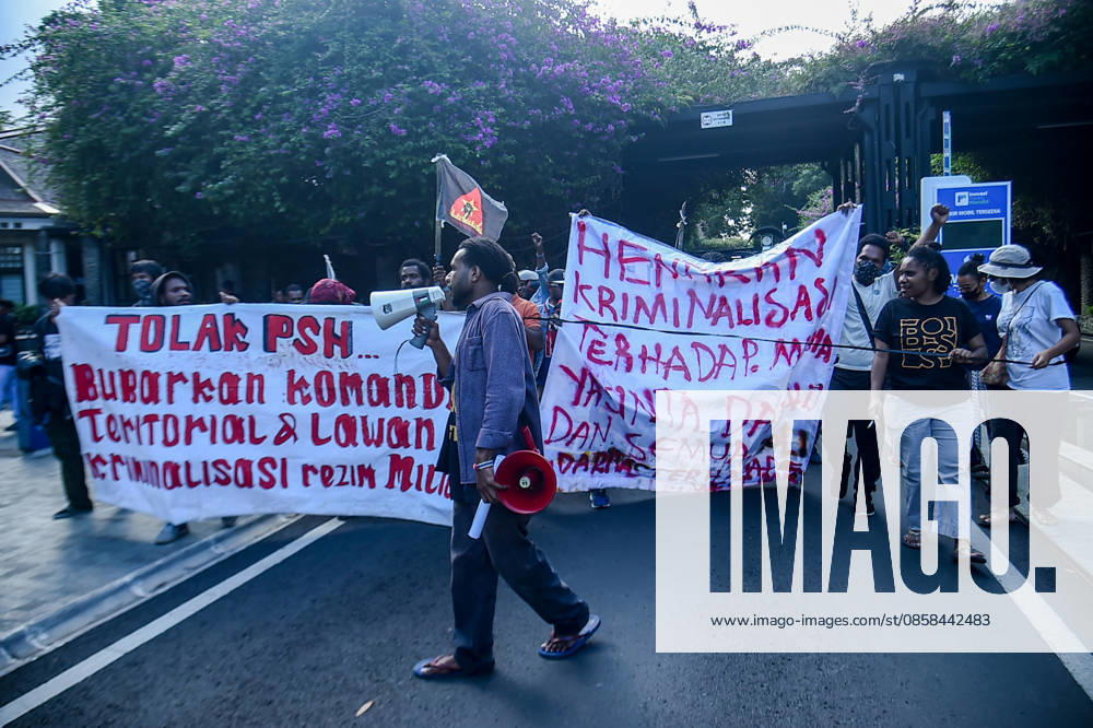 Papuan student activists protested during World Environment Day celebrations in Bandung, Indonesia. They opposed the National Strategic Project (PSN) and geothermal project in the Gede Pangrango area of Ã¢â‚¬¹Ã¢â‚¬¹West Java, as well as the seizure of indigenous land, criminalization, and militarism in Papua. They also called for a free Palestine and an end to Israeli oppression. Bandung Indonesia - ZUMAr272 20260605_zip_r272_002
