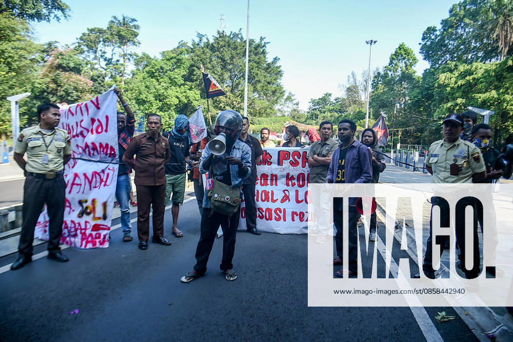 Papuan student activists protested during World Environment Day celebrations in Bandung, Indonesia. They opposed the National Strategic Project (PSN) and geothermal project in the Gede Pangrango area of Ã¢â‚¬¹Ã¢â‚¬¹West Java, as well as the seizure of indigenous land, criminalization, and militarism in Papua. They also called for a free Palestine and an end to Israeli oppression. Bandung Indonesia - ZUMAr272 20260605_zip_r272_013