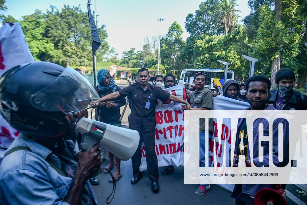 Papuan student activists protested during World Environment Day celebrations in Bandung, Indonesia. They opposed the National Strategic Project (PSN) and geothermal project in the Gede Pangrango area of Ã¢â‚¬¹Ã¢â‚¬¹West Java, as well as the seizure of indigenous land, criminalization, and militarism in Papua. They also called for a free Palestine and an end to Israeli oppression. Bandung Indonesia - ZUMAr272 20260605_zip_r272_015