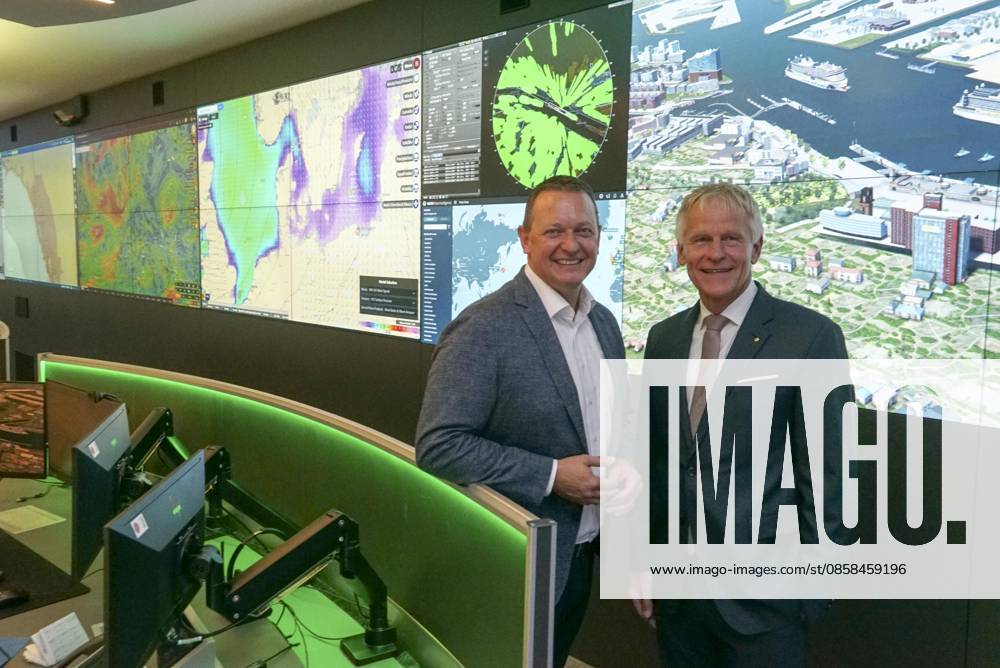 CNTV 30yearsAIDA Felix Eichhorn President AIDA Cruises with Jens Meier, CEO of Hamburg Port Authority at 30 years of AIDA Cruises press conference in the operations center of the cruise company Hamburg Hafencity on 04 06 2026 Hamburg Germany