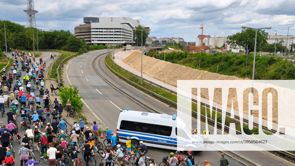 The ADFC is organizing the 50th bicycle rally this Sunday Tens of thousands of people are enjoying the ride