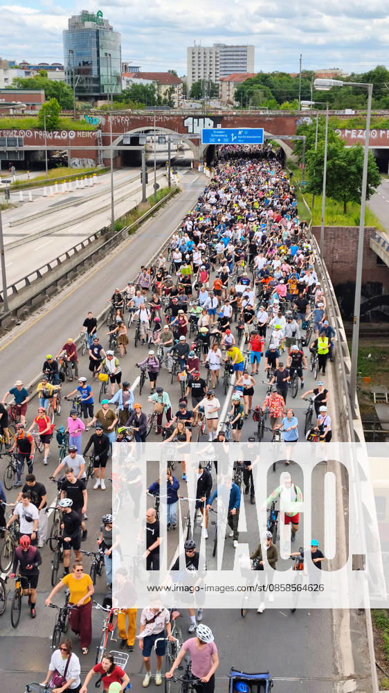 The ADFC is organizing the 50th bicycle rally this Sunday Tens of thousands of people are enjoying the ride