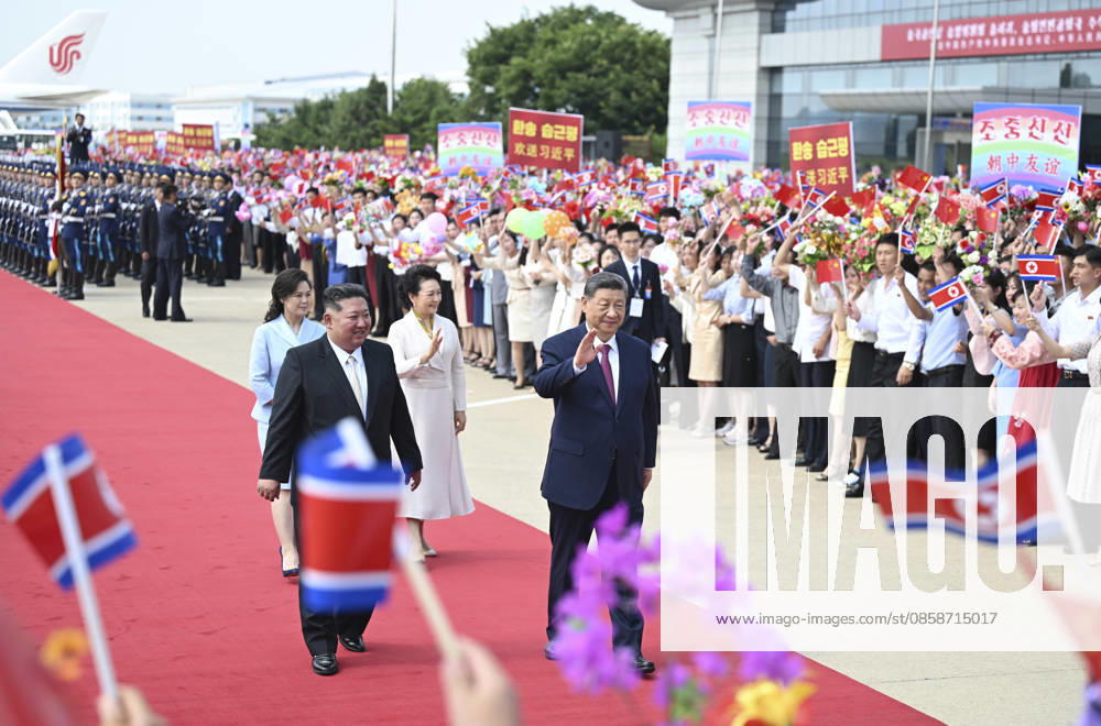(260609) -- PYONGYANG, June 9, 2026 -- Xi Jinping, general secretary of the Communist Party of China Central Committee and Chinese president, concludes his state visit to the Democratic People s Republic of Korea (DPRK) and departs from Pyongyang, the DPRK, June 9, 2026. Kim Jong Un, general secretary of the Workers Party of Korea and president of the State Affairs of the DPRK, and his wife Ri Sol Ju went to the airport to see Xi and his wife Peng Liyuan off and held a grand farewell ceremony in their honor. ) DPRK-PYONGYANG-CHINA-XI JINPING-KIM JONG UN-FAREWELL CEREMONY LixXiang
