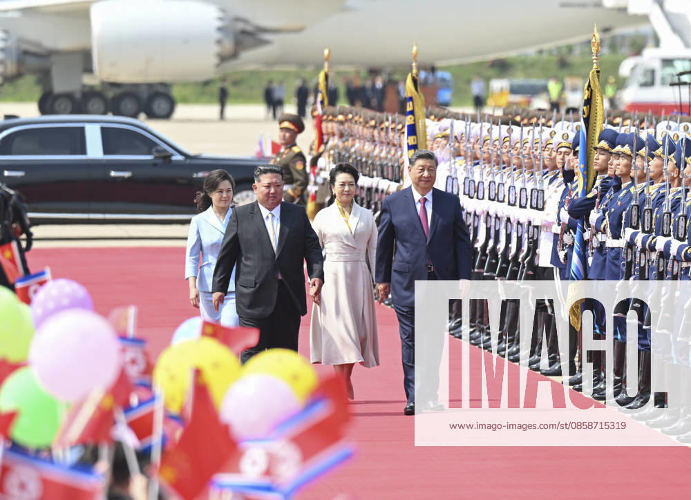 (260609) -- PYONGYANG, June 9, 2026 -- Xi Jinping, general secretary of the Communist Party of China Central Committee and Chinese president, concludes his state visit to the Democratic People s Republic of Korea (DPRK) and departs from Pyongyang, the DPRK, June 9, 2026. Kim Jong Un, general secretary of the Workers Party of Korea and president of the State Affairs of the DPRK, and his wife Ri Sol Ju went to the airport to see Xi and his wife Peng Liyuan off and held a grand farewell ceremony in their honor. ) DPRK-PYONGYANG-CHINA-XI JINPING-KIM JONG UN-FAREWELL CEREMONY LixXiang