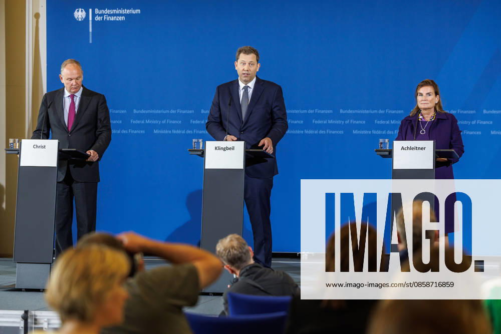 Press conference by BM Lars Klingbeil Press conference by BM Lars Klingbeil and the Chairmen of the Investment and Innovation Advisory Board IIB Prof Harald Christ and Prof Dr Dr Ann Kristin Achleitner on the presentation of the first IIB report on 9 06 2026 in Berlin Berlin Berlin Germany Federal Chancellery