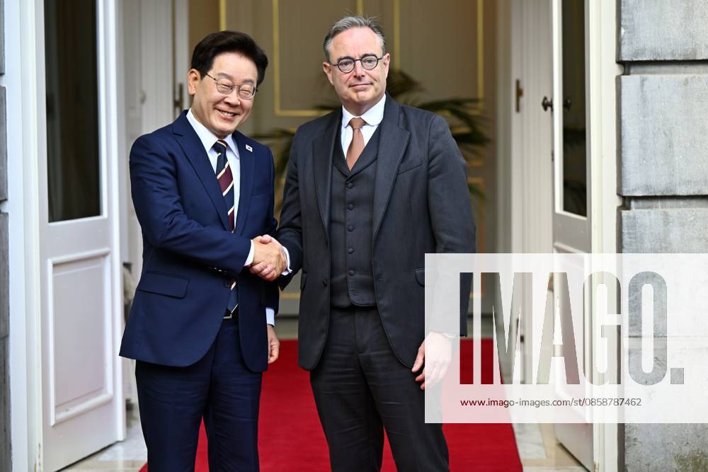 South Korean President Lee Jae Myung and Prime Minister Bart De Wever pose for the photographer at the start of their diplomatic meeting in Brussels, Wednesday 10 June 2026. ERICxLALMAND 176948449
