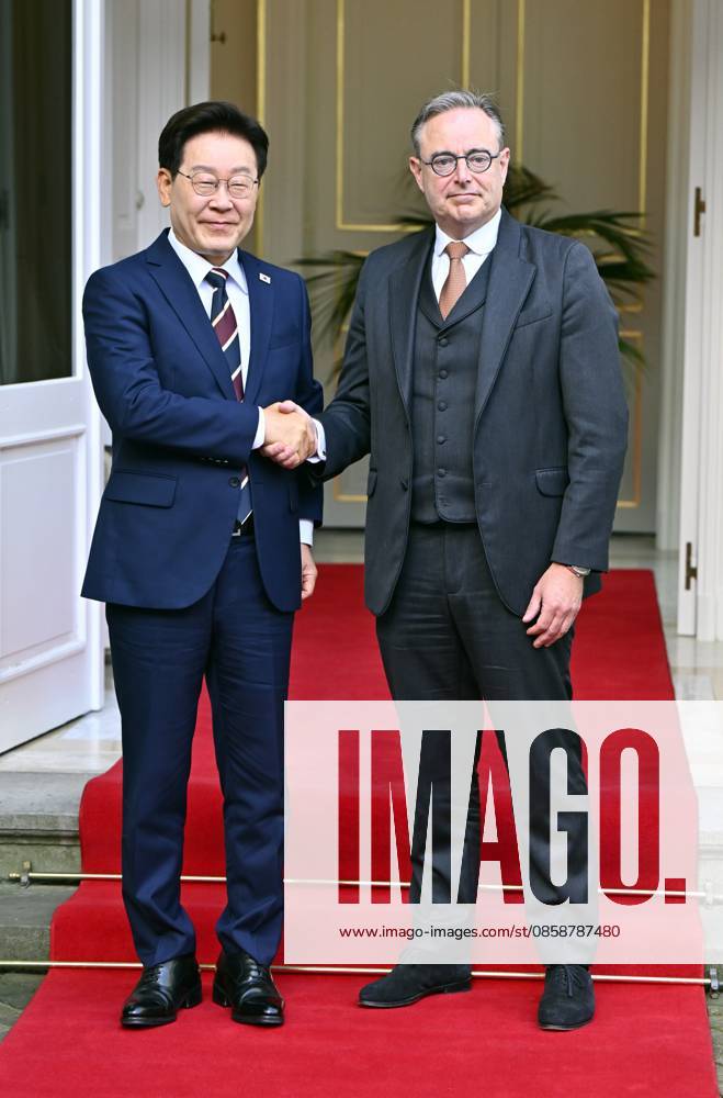 South Korean President Lee Jae Myung and Prime Minister Bart De Wever pose for the photographer at the start of their diplomatic meeting in Brussels, Wednesday 10 June 2026. ERICxLALMAND 176948510