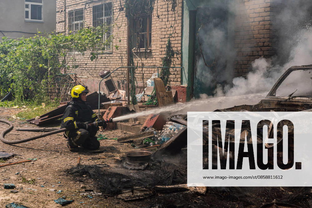 Aftermath of drone strike on Kharkiv Tax Inspectorate KHARKIV, UKRAINE – JUNE 10: Firefighters work at the site of a drone strike on the Payers Center of the Kharkiv Tax Inspectorate in Kharkiv, Ukraine, on June 10, 2026. Emergency crews responded to the scene to extinguish the fire following the attack. Carlo Bravo Anadolu Kharkiv Ukraine. Editorial use only. Please get in touch for any other usage.