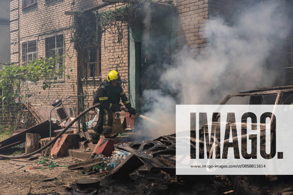 Aftermath of drone strike on Kharkiv Tax Inspectorate KHARKIV, UKRAINE – JUNE 10: Firefighters work at the site of a drone strike on the Payers Center of the Kharkiv Tax Inspectorate in Kharkiv, Ukraine, on June 10, 2026. Emergency crews responded to the scene to extinguish the fire following the attack. Carlo Bravo Anadolu Kharkiv Ukraine. Editorial use only. Please get in touch for any other usage.