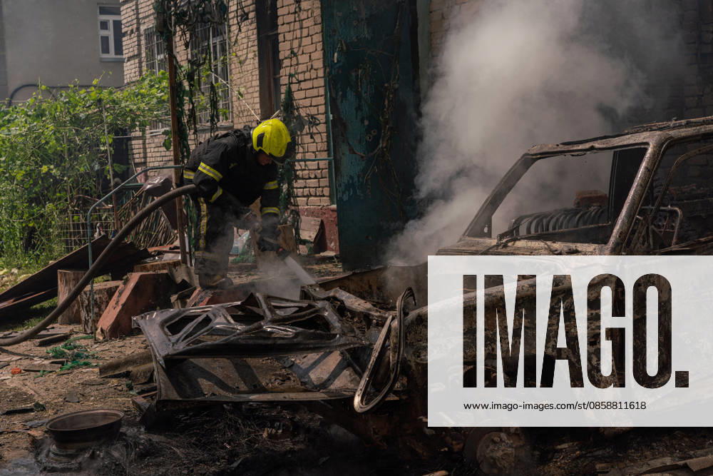 Aftermath of drone strike on Kharkiv Tax Inspectorate KHARKIV, UKRAINE – JUNE 10: Firefighters work at the site of a drone strike on the Payers Center of the Kharkiv Tax Inspectorate in Kharkiv, Ukraine, on June 10, 2026. Emergency crews responded to the scene to extinguish the fire following the attack. Carlo Bravo Anadolu Kharkiv Ukraine. Editorial use only. Please get in touch for any other usage.
