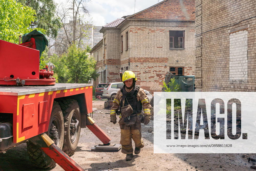 Aftermath of drone strike on Kharkiv Tax Inspectorate KHARKIV, UKRAINE – JUNE 10: Firefighters work at the site of a drone strike on the Payers Center of the Kharkiv Tax Inspectorate in Kharkiv, Ukraine, on June 10, 2026. Emergency crews responded to the scene to extinguish the fire following the attack. Carlo Bravo Anadolu Kharkiv Ukraine. Editorial use only. Please get in touch for any other usage.