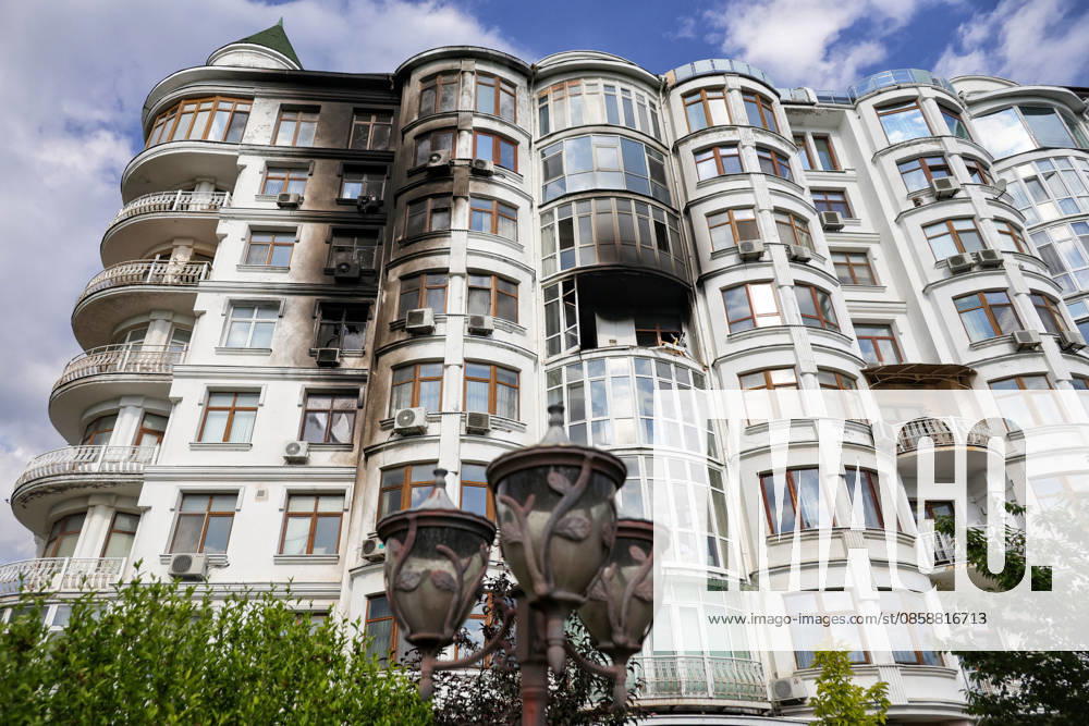 Russian Drone Strike Damages Housing - Odesa A multi-storey residential building damaged in a Russian drone attack on Odesa, Ukraine, on June 10, 2026. The Russian army attacked the city with strike drones. Residential buildings were damaged in the attack. Three people were injured, including two children Photo by Nina Liashonok Ukrinform ABACAPRESS.COM Odesa Ukraine