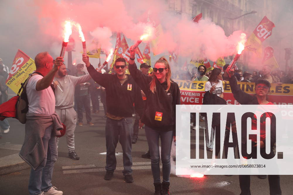 SNCF workers take part in a demonstration during a national strike in Paris PARIS, FRANCE - JUNE 10: SNCF workers take part in a demonstration during a national strike in Paris, France on June 10, 2026. Railway unions called for the action to protest against company reorganizations and working conditions. Mohamad Salaheldin Abdelghani Alsayed Anadolu Paris France. Editorial use only. Please get in touch for any other usage.