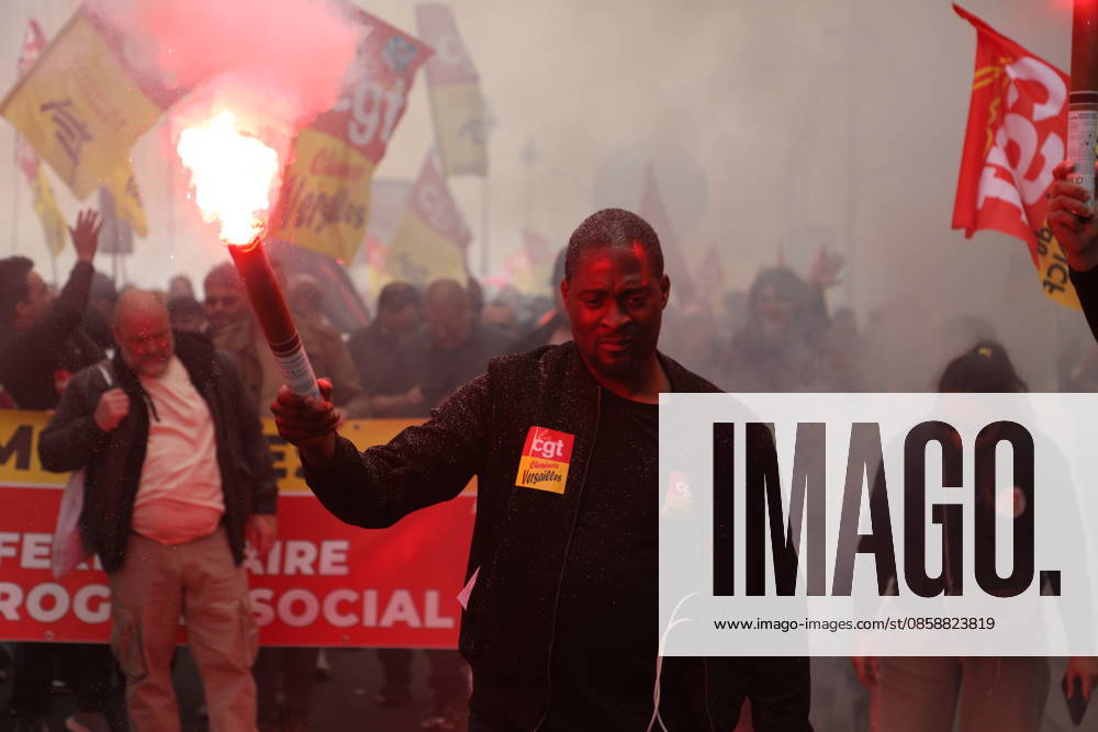SNCF workers take part in a demonstration during a national strike in Paris PARIS, FRANCE - JUNE 10: SNCF workers take part in a demonstration during a national strike in Paris, France on June 10, 2026. Railway unions called for the action to protest against company reorganizations and working conditions. Mohamad Salaheldin Abdelghani Alsayed Anadolu Paris France. Editorial use only. Please get in touch for any other usage.