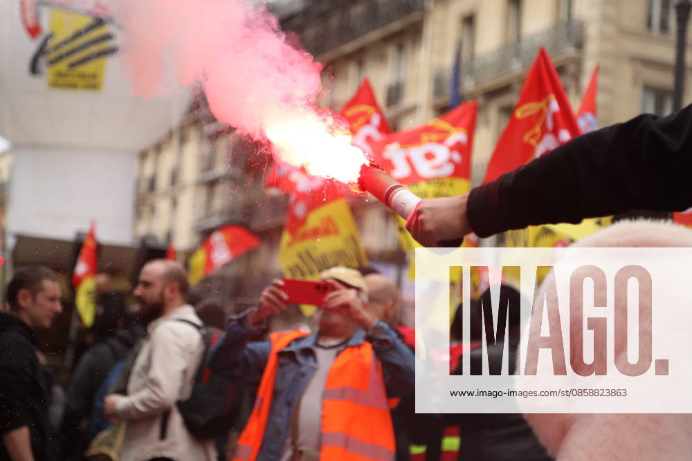 SNCF workers take part in a demonstration during a national strike in Paris PARIS, FRANCE - JUNE 10: SNCF workers take part in a demonstration during a national strike in Paris, France on June 10, 2026. Railway unions called for the action to protest against company reorganizations and working conditions. Mohamad Salaheldin Abdelghani Alsayed Anadolu Paris France. Editorial use only. Please get in touch for any other usage.