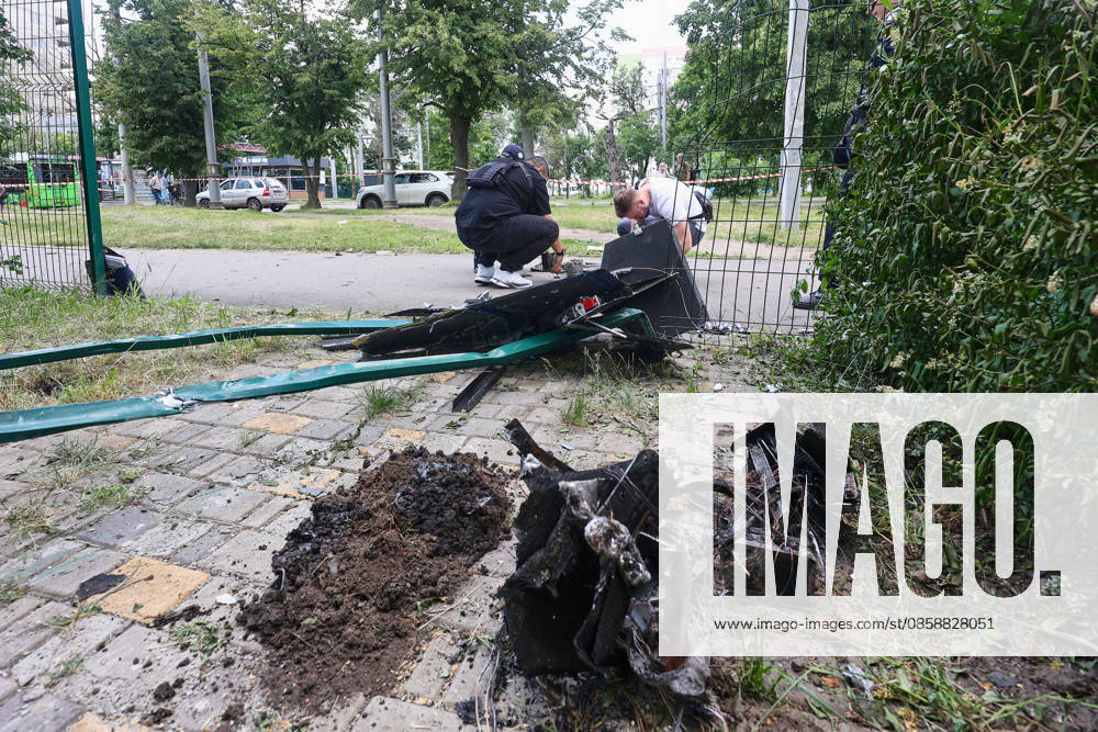 Russians damage dental office in Kharkiv Law enforcement officers examine the wreckage of a strike drone used by Russian forces to attack a district of Kharkiv, Ukraine, June 10, 2026. Russian forces struck the northeastern city with drones, injuring at least eight people. One of the drones hit an apartment block, housing a dental office., Credit:Viacheslav Madiievskyi Ukrinform Avalon Ukraine, Kharkiv