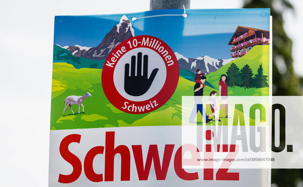 SVP voting poster for the sustainability initiative 2026 Schwaderloch, Switzerland, 30th May 2026 A campaign poster from the Swiss People s Party SVP promotes the sustainability initiative and calls for Switzerland to have 10 million inhabitants The Swiss electorate will vote on the popular initiative on June 14, 2026