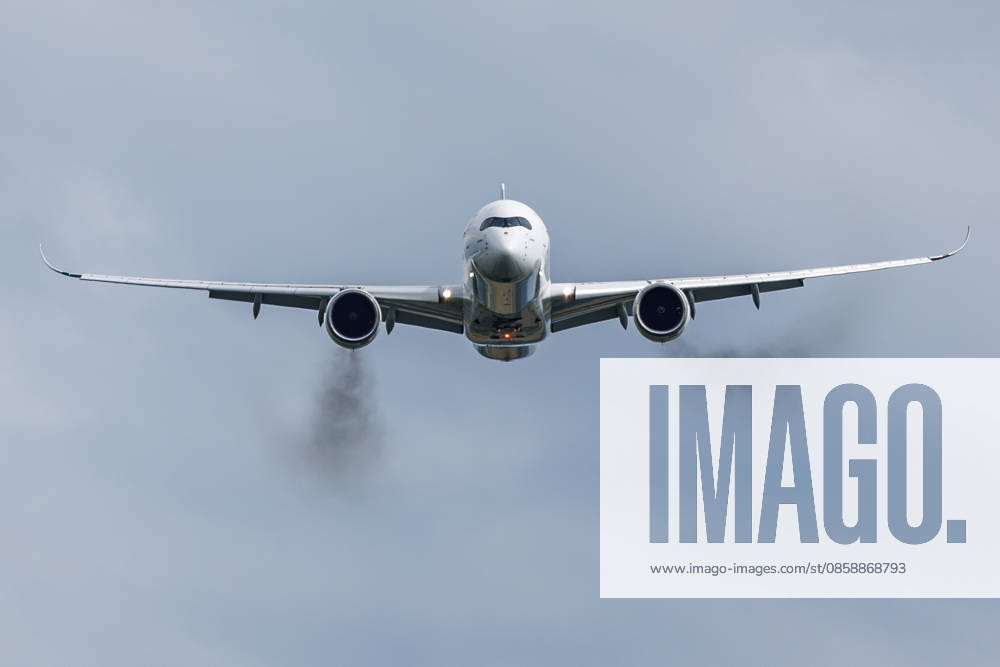 Opening tour of the ILA Flight program with the Airbus 350 1000 at the ILA in Berlin Brandenburg on 10 06 2026 Berlin Germany