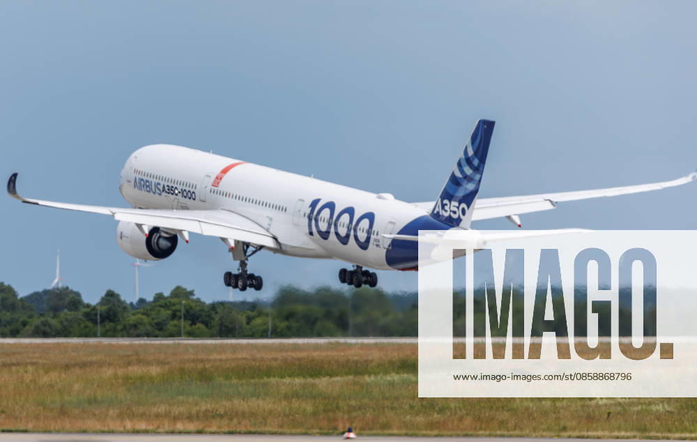 Opening tour of the ILA Flight program with the Airbus 350 1000 at the ILA in Berlin Brandenburg on 10 06 2026 Berlin Germany