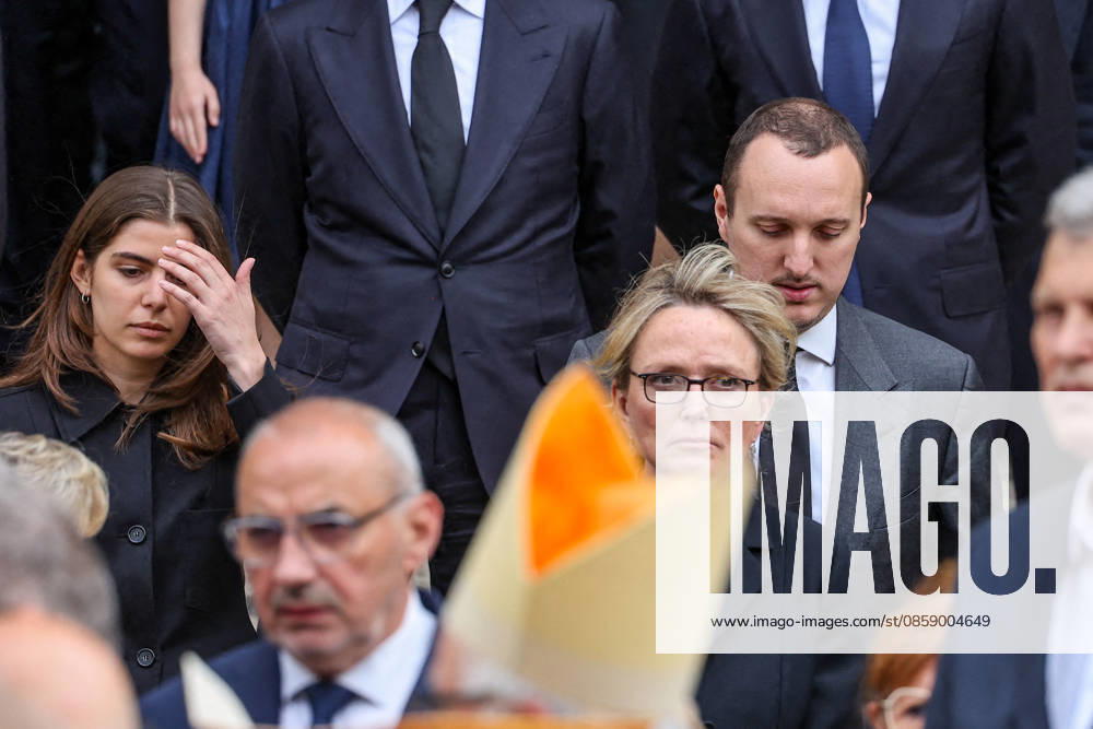Esther Salat Baroux, Martin Rey Chirac, his mother Claude Chirac, Frédéric Salat Baroux at the funeral of B Chirac in the Sainte Clotilde Basilica in Paris 7th arrondissement on June 12, 2026 The former first lady of France died on June 5, 2026 at the age of 93 Jacovides Liewig Bestimage The funeral of B Chirac in the Sainte Clotilde Basilica in Paris 7th arrondissement on June 12, 2026 The former first lady of France died on June 5, 2026 at the age of 93 Paris France