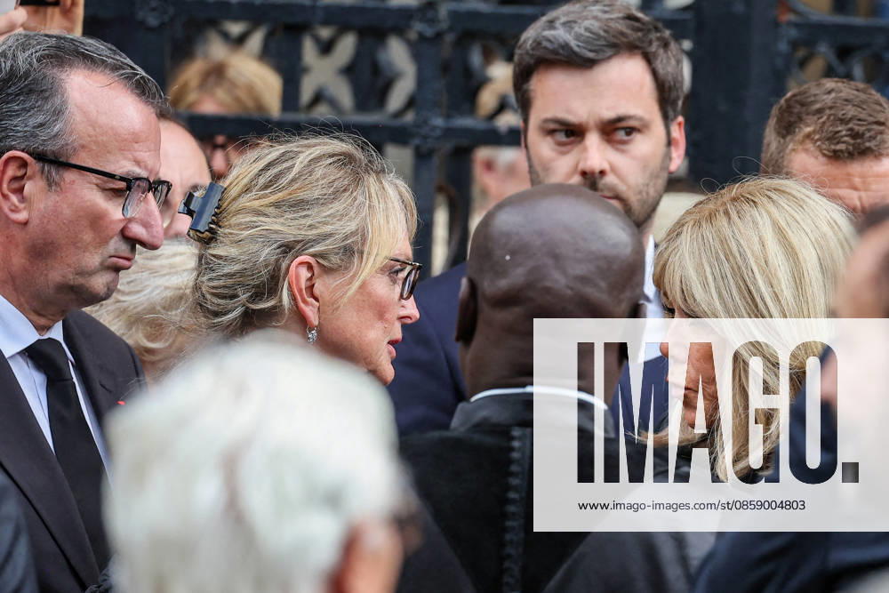 Claude Chirac et Brigitte Macron, première dame de France, aux obèques de B Chirac en la basilique Sainte Clotilde à Paris 7ème le 12 juin 2026 The former first lady of France died on June 5, 2026 at the age of 93 Jacovides Liewig Bestimage The funeral of B Chirac in the Sainte Clotilde Basilica in Paris 7th arrondissement on June 12, 2026 The former first lady of France died on June 5, 2026 at the age of 93 Paris France