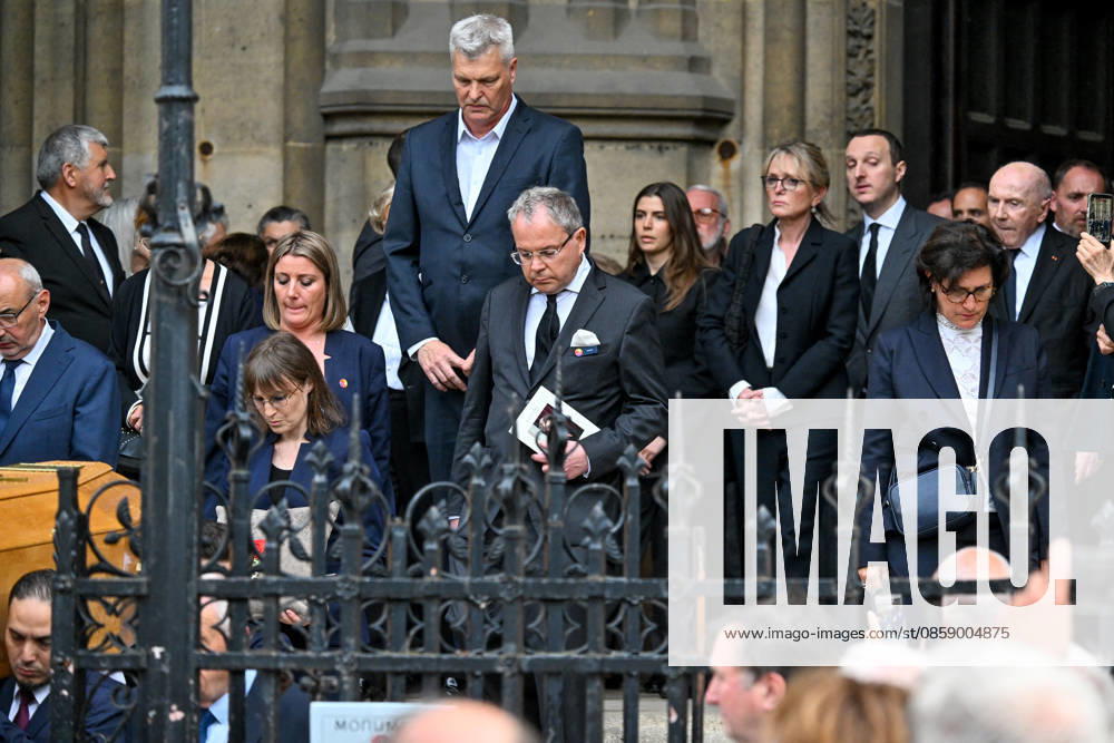 Esther Salat Baroux, Martin Rey Chirac, his mother Claude Chirac, François Pinault at the funeral of B Chirac in the Sainte Clotilde Basilica in Paris 7th arrondissement on June 12, 2026 The former first lady of France died on June 5, 2026 at the age of 93 Jacovides Liewig Bestimage The funeral of B Chirac in the Sainte Clotilde Basilica in Paris 7th arrondissement on June 12, 2026 The former first lady of France died on June 5, 2026 at the age of 93 Paris France