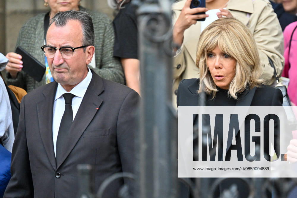 Brigitte Macron, Frances First Lady, and José Pietroboni, head of protocol at the Elysée Palace, The funeral of B Chirac in the Sainte Clotilde Basilica in Paris 7th arrondissement on June 12, 2026 The former first lady of France died on June 5, 2026 at the age of 93 Jacovides Liewig Bestimage The funeral of B Chirac in the Sainte Clotilde Basilica in Paris 7th arrondissement on June 12, 2026 The former first lady of France died on June 5, 2026 at the age of 93 Paris France
