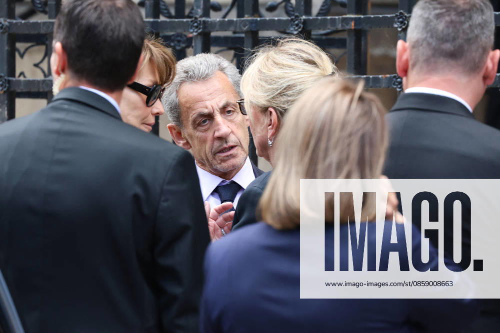 Bernadette Chirac Funeral - Paris Carla Bruni, Nicolas Sarkozy and Claude Chirac during funeral ceremony of Bernadette Chirac, widow of former French president Jacques Chirac at Sainte-Clotilde basilica in Paris, France on June 12, 2026. Bernadette Chirac died on June 5, 2026, aged 93. Photo by Alain Guizard ABACAPRESS.COM Paris France