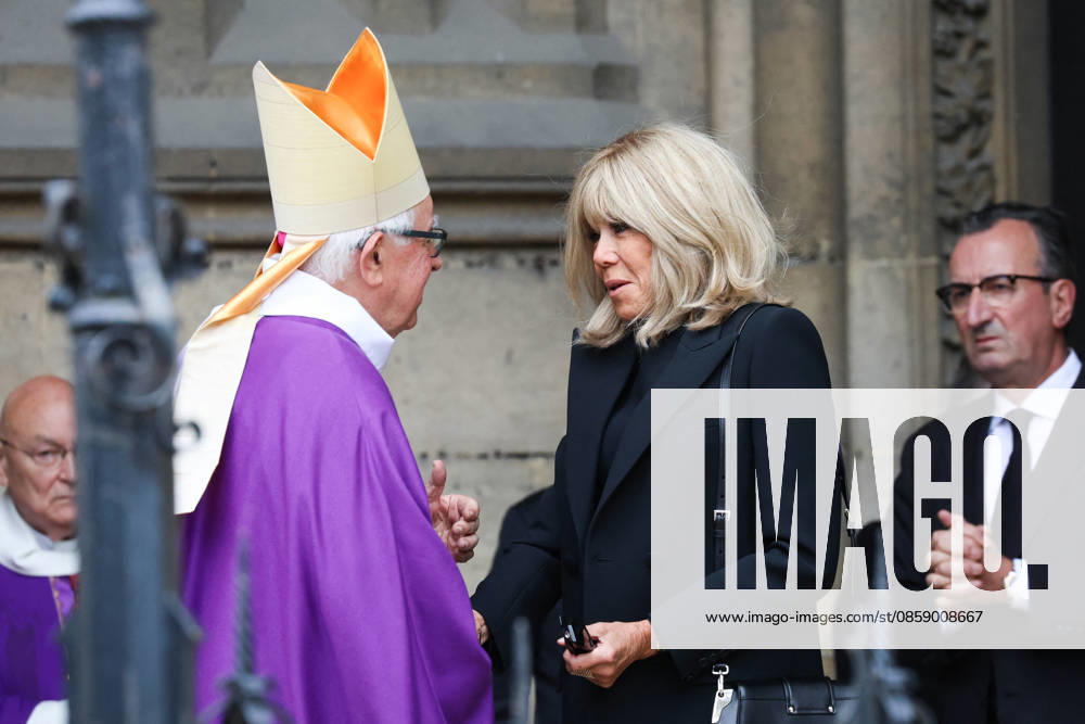 Bernadette Chirac Funeral - Paris Brigitte Macron during funeral ceremony of Bernadette Chirac, widow of former French president Jacques Chirac at Sainte-Clotilde basilica in Paris, France on June 12, 2026. Bernadette Chirac died on June 5, 2026, aged 93. Photo by Alain Guizard ABACAPRESS.COM Paris France