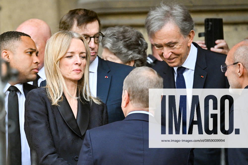 Delphine Arnault and her father Bernard Arnault at the funeral of B Chirac in the Sainte Clotilde Basilica in Paris 7th arrondissement on June 12, 2026 The former first lady of France died on June 5, 2026 at the age of 93 Jacovides Liewig Bestimage The funeral of B Chirac in the Sainte Clotilde Basilica in Paris 7th arrondissement on June 12, 2026 The former first lady of France died on June 5, 2026 at the age of 93 Paris France
