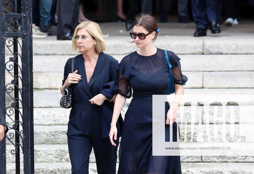 Departs des obseques de Bernadette Chirac en la Basilique Sainte-Clotilde Ã Paris Michele Laroque et sa fille Oriane Deschamps - Departs des obseques de Bernadette Chirac en la Basilique Sainte-Clotilde Ã Paris, France le 12 juin 2026