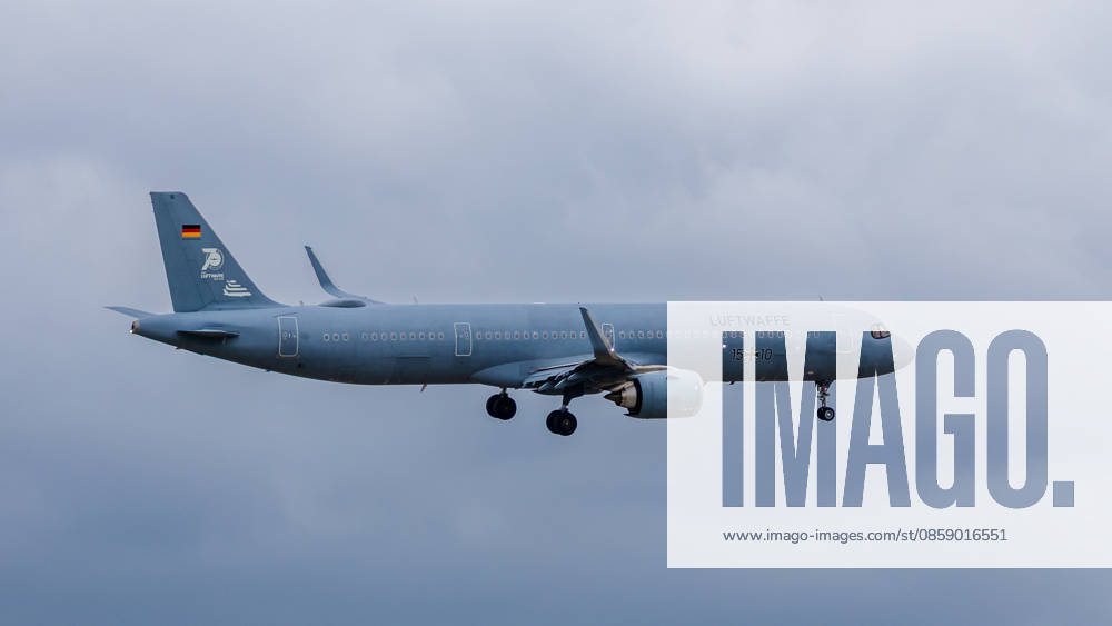 Trade visitor day at ILA Berlin 2026, Berlin, 12 06 2026 An Airbus A321 of the German Air Force flying over The aircraft bears the registration 15 10 and a special livery for the 70th anniversary of the German Air Force with a corresponding logo on the tail unit This A321 will be used for the international Open Skies contract Ope 20260612-1V9A1706-M4000