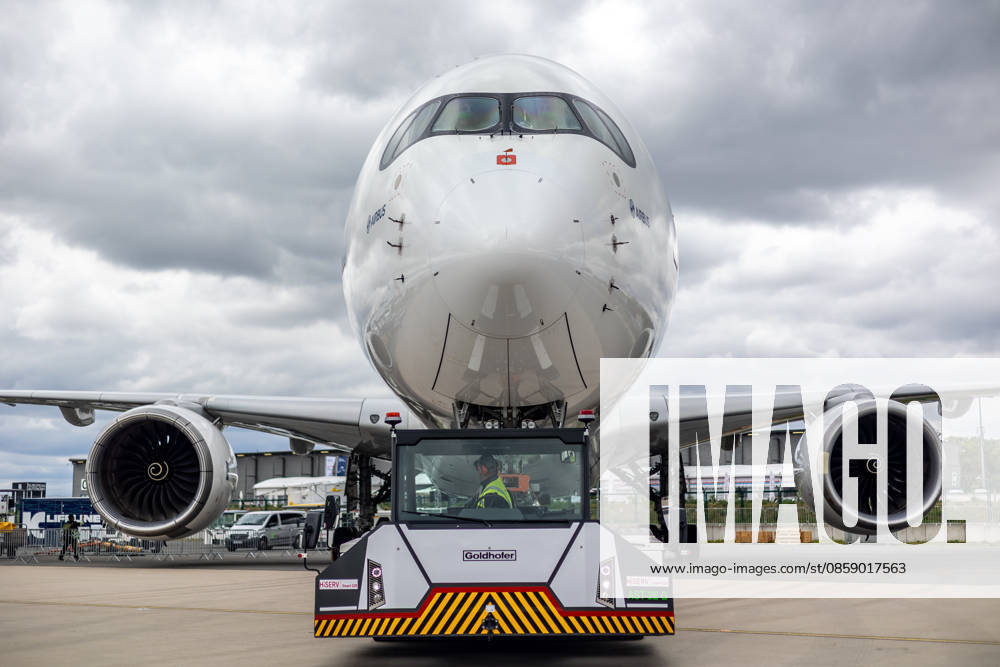 Flight program with the Airbus 350 1000 Flight program with the Airbus 350 1000 at the ILA in Berlin Brandenburg on 12 06 2026 Berlin Germany