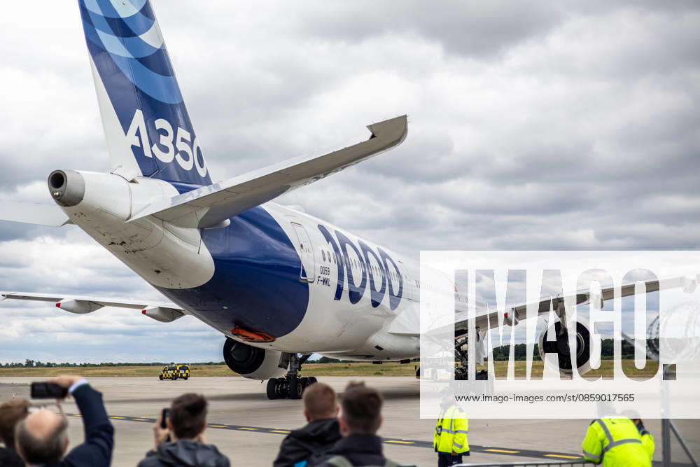 Flight program with the Airbus 350 1000 Flight program with the Airbus 350 1000 at the ILA in Berlin Brandenburg on 12 06 2026 Berlin Germany