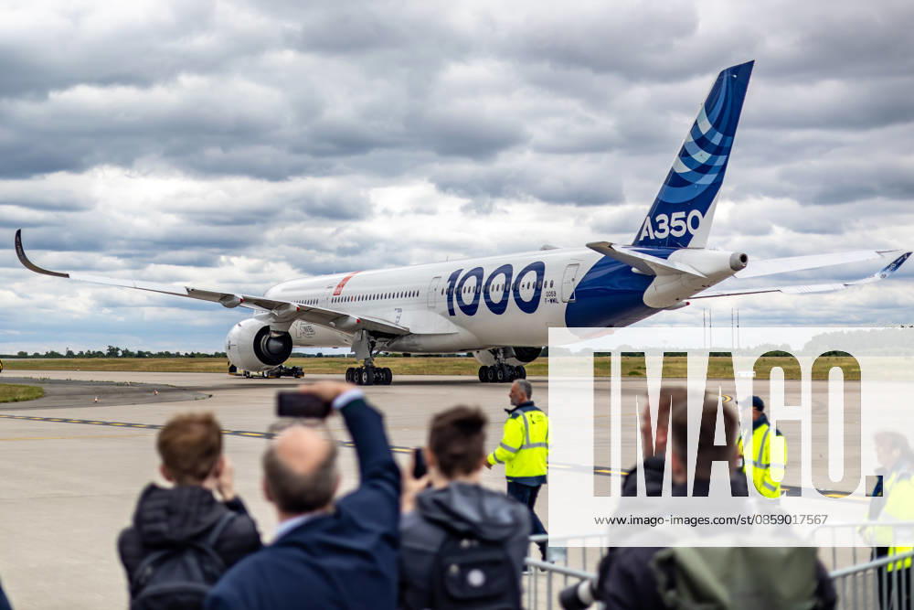 Flight program with the Airbus 350 1000 Flight program with the Airbus 350 1000 at the ILA in Berlin Brandenburg on 12 06 2026 Berlin Germany
