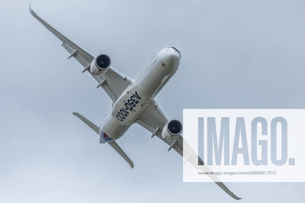 Flight program with the Airbus 350 1000 Flight program with the Airbus 350 1000 at the ILA in Berlin Brandenburg on 12 06 2026 Berlin Germany
