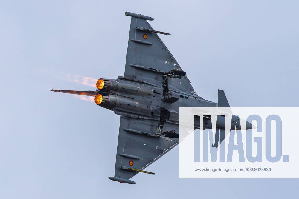 Trade visitor day at ILA Berlin 2026, Berlin, 12 06 2026 A Eurofighter Typhoon of the Spanish Air Force Ejercito del Aire in a steep climb with ignited afterburner The fighter aircraft shows the Spanish national insignia and is equipped with external loads Schöneberg Berlin ExpoCenter Airport Brandenburg Germany 20260612-1V9A2712-M4000