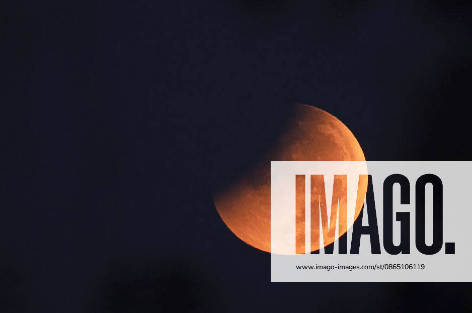 Partial lunar eclipse observed in Ankara ANKARA, TURKIYE - AUGUST 28: A partial lunar eclipse, caused by the Moon passing through Earth s shadow, is observed in Ankara, the capital of Turkiye, on August 28, 2026. Metin Aktas Anadolu Ankara Turkey. Editorial use only. Please get in touch for any other usage.