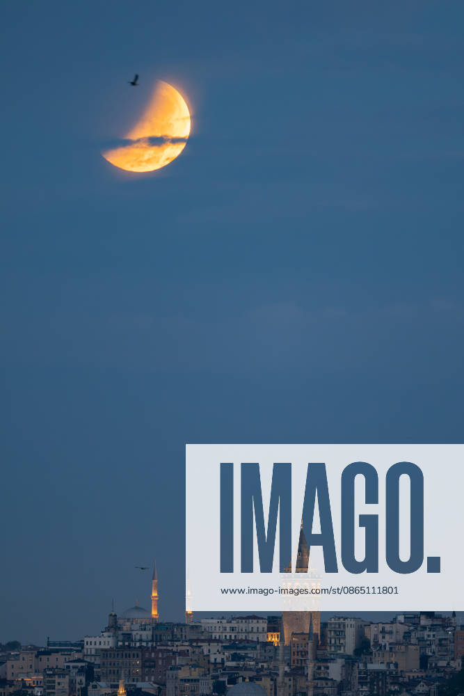 Partial lunar eclipse observed in Istanbul ISTANBUL, TURKIYE - AUGUST 28: A partial lunar eclipse is seen above the Galata Tower as birds fly across the sky in Istanbul, Turkiye, on August 28, 2026. Ahmet Okatali Anadolu Istanbul Turkey. Editorial use only. Please get in touch for any other usage.